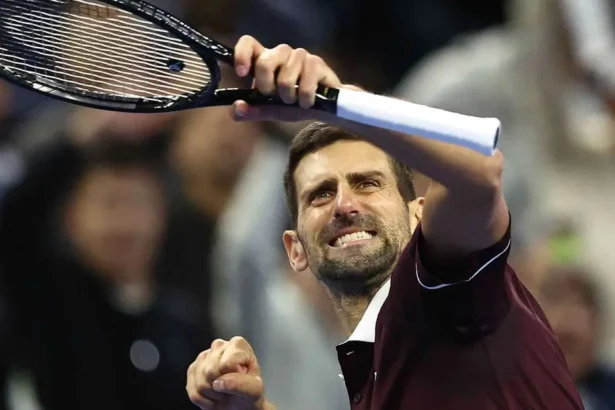 Djokovic trece cu emoții și merge mai departe la China Open, l-ar putea întâlni pe Zverev