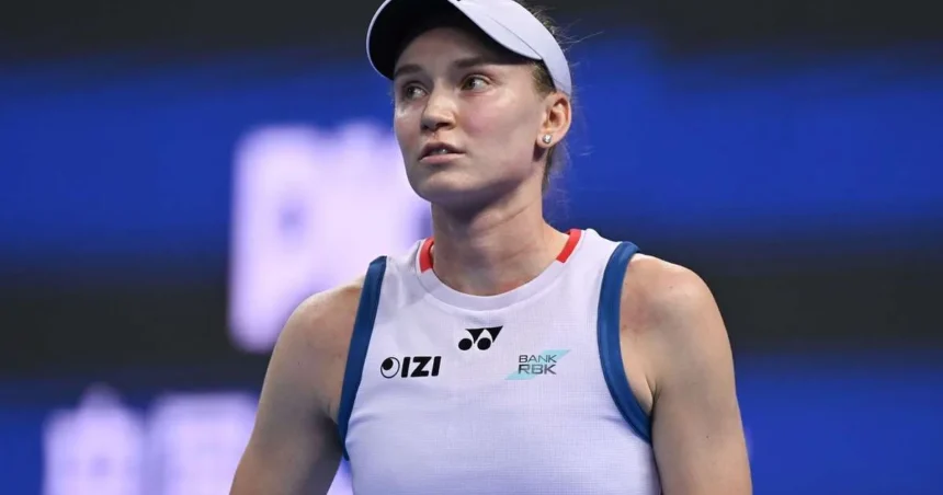 Elena Rybakina, noul număr unu mondial, surprinsă la Beijing la revenirea în competiție