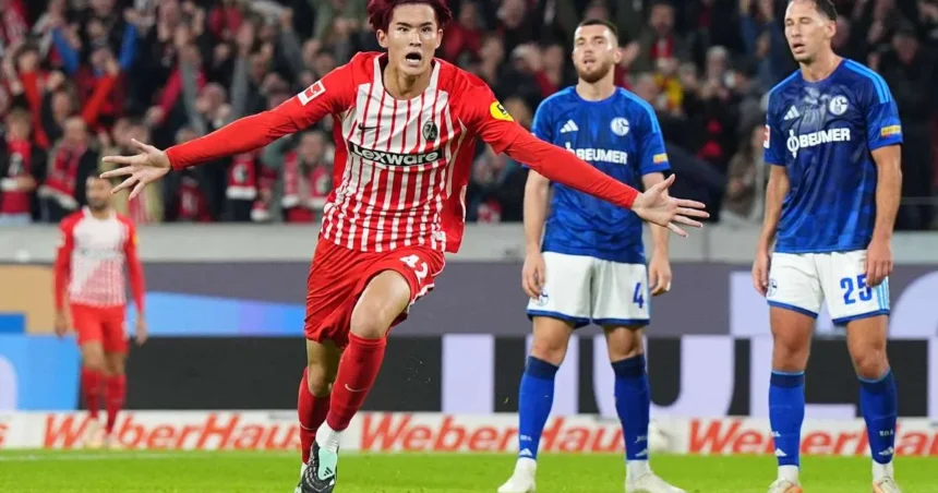 Freiburg, cu 10 oameni, învinge pe Schalke în final și urcă pe primul loc în Bundesliga