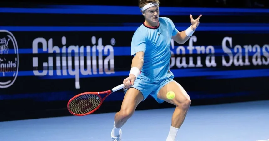 Holger Rune, eliminat de la turneul din Basel după o luptă aprigă cu Vacherot