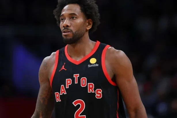 Kawhi Leonard, indisponibil cel puțin o săptămână din cauza umflării genunchiului