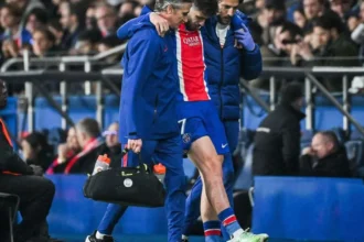 Kvaratskhelia de la PSG va fi operat de ligamente încrucișate, probabil absent tot sezonul