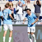 Lazio învinge Monza cu 10 oameni și egalează Interul în fruntea Serie A