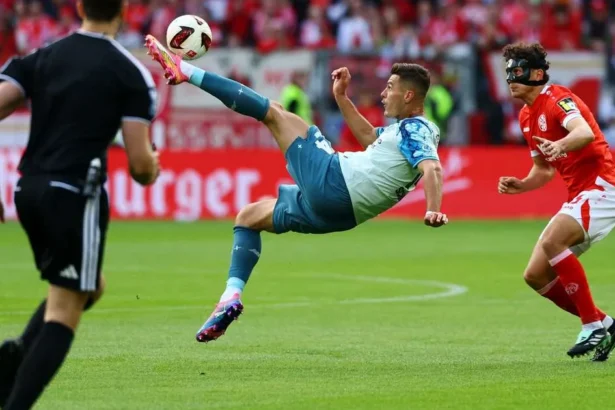 Leverkusen învinge Mainz într-un thriller cu șapte goluri și intră în top patru