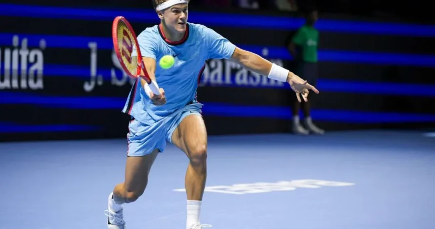 Rune câștigă primul meci ATP după accidentare, cu un francez cu serviciu puternic