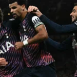 Tottenham, cu 10 oameni, egalează pe final la Manchester United